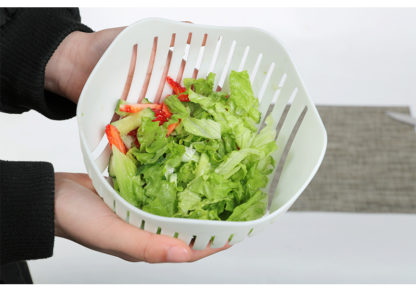 Miska pro snadné krájení zeleniny a salátu